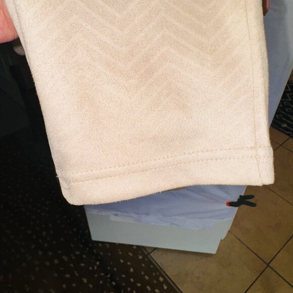 New Paparazzi Beige Stretch Faux Suede Leggings Herringbone Embossed Pant Office - Picture 9 of 9